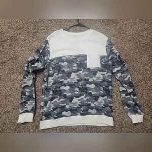 Men's camo and white sweater Large